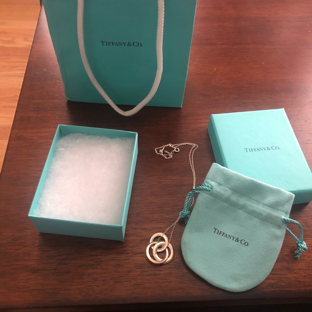 Brand New Tiffany&Co Interlocking Circles Necklace